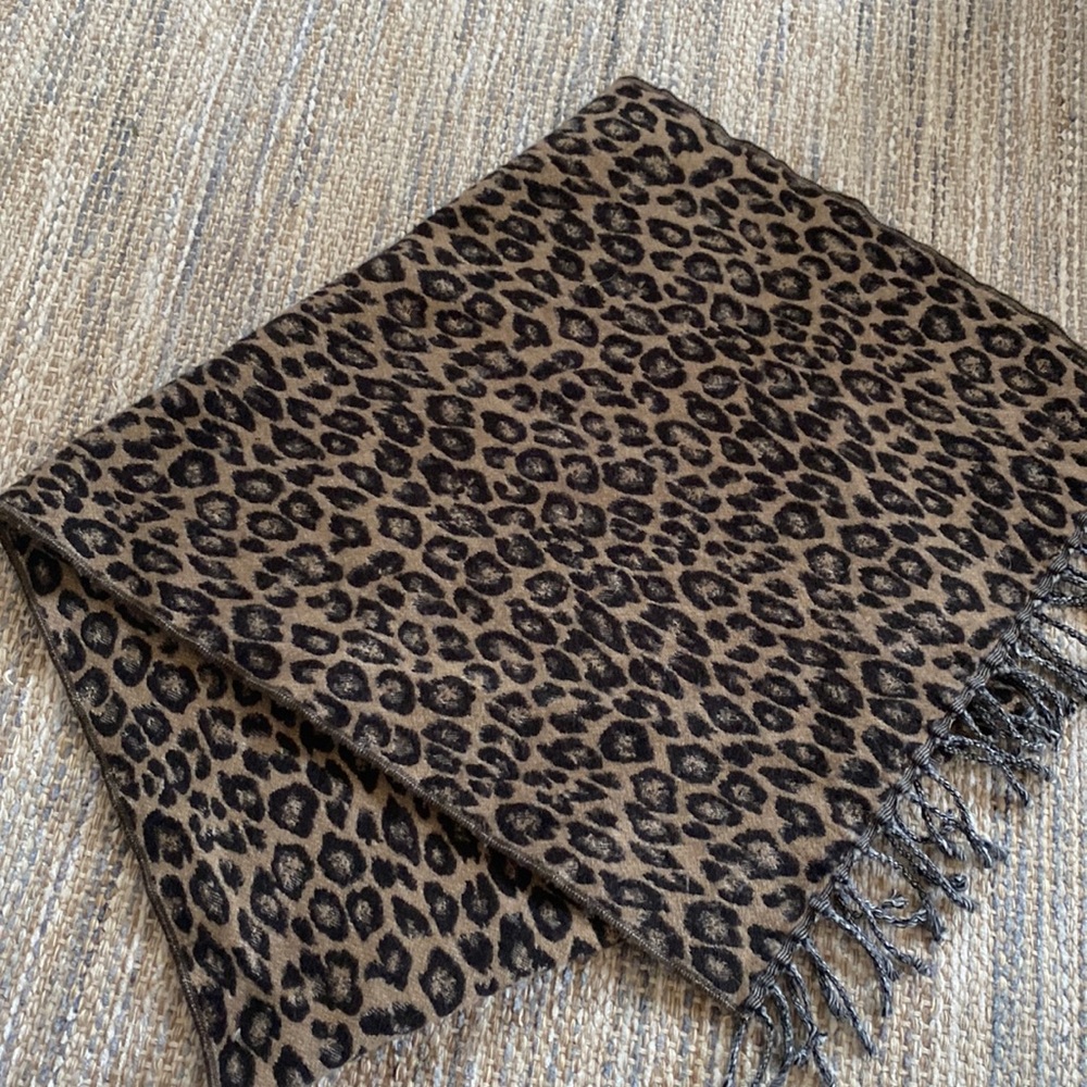 Reversible Leopard large fringe scarf!